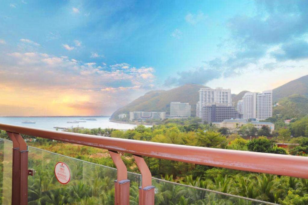 Sanya Shanghai Huating Boutique Resort Hotel Экстерьер фото